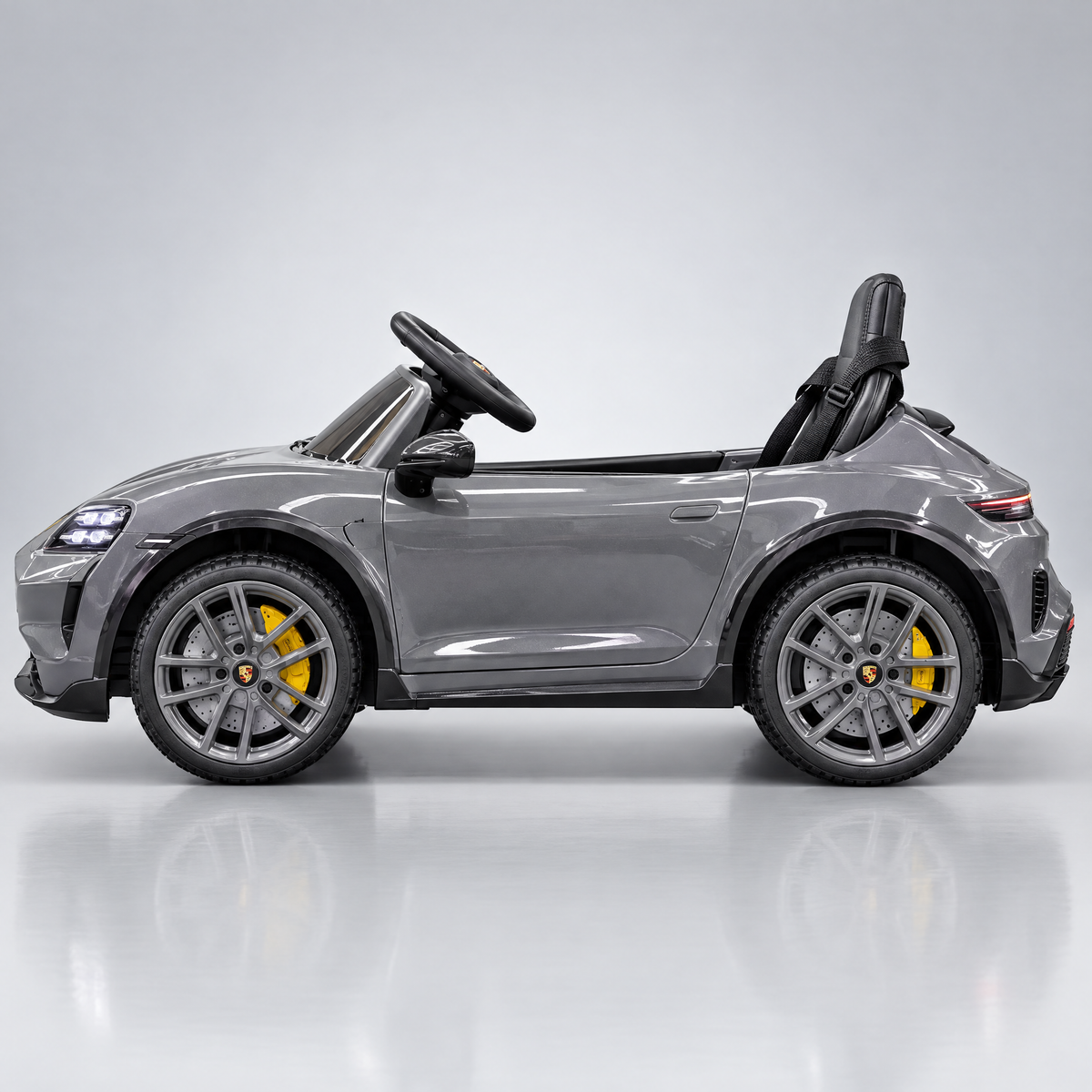Porsche Taycan électrique enfant grise – vue de profil