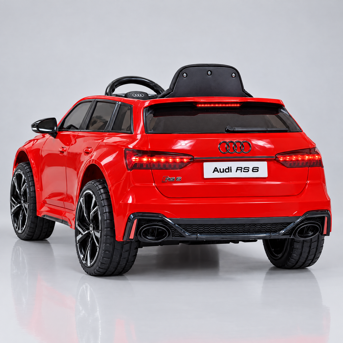 Audi RS6 rouge – arrière