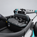 F1 Mercedes-AMG enfant – siège avec ceinture